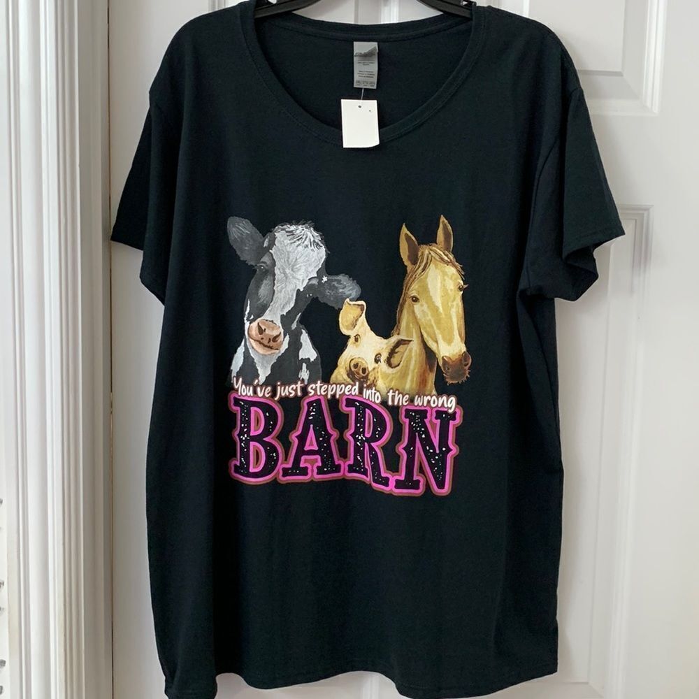 Gildan Size 2XL black textured graphic tee.  See photos
